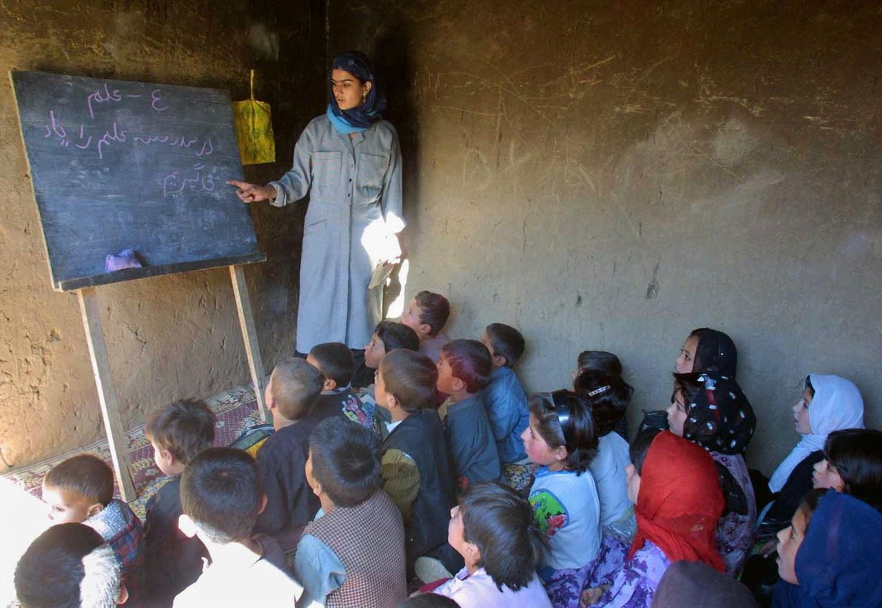 Afghaanse kinderen op een school in Gulbahar, zo'n 30 kilometer van Kabul.