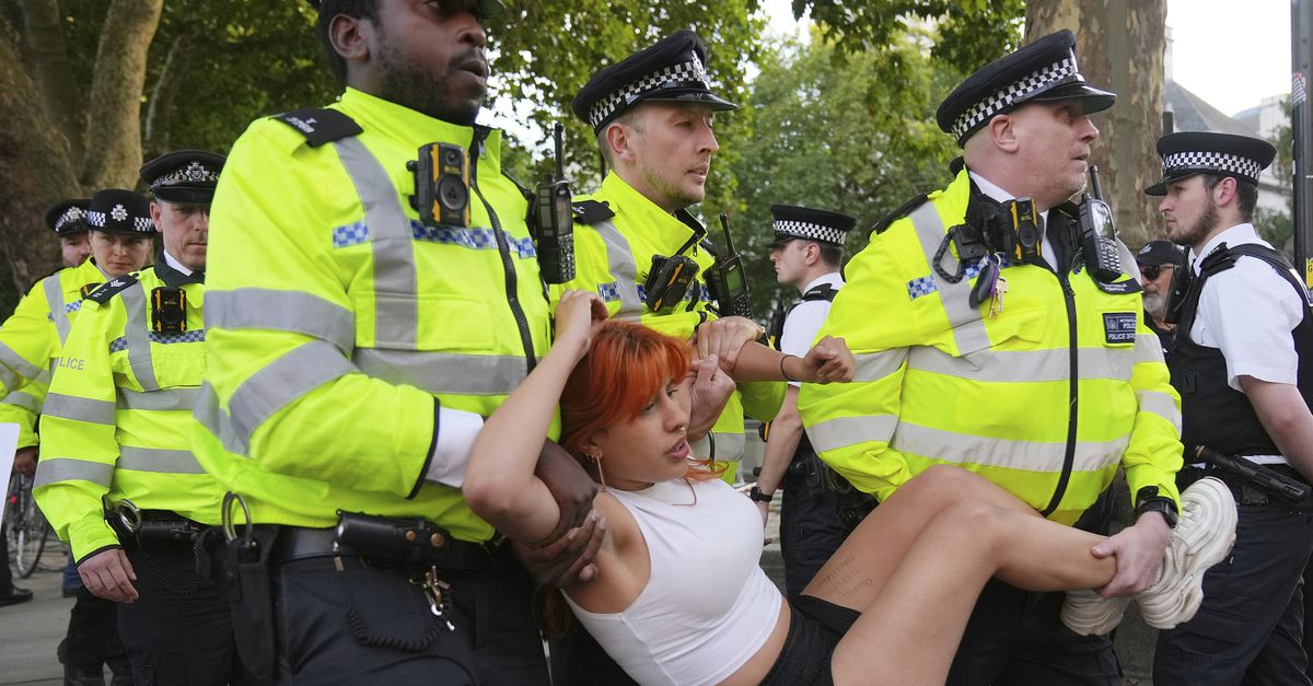 XR: Zeven Nederlanders gearresteerd bij protest in Londen tegen verbod op actiegroep Palestine Action