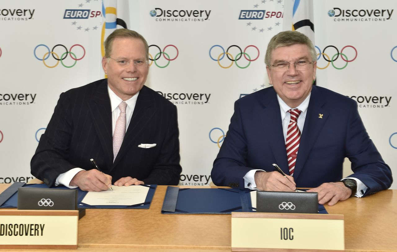 Discovery-directeur David Zaslav (links) en IOC-voorzitter Thomas Bach.