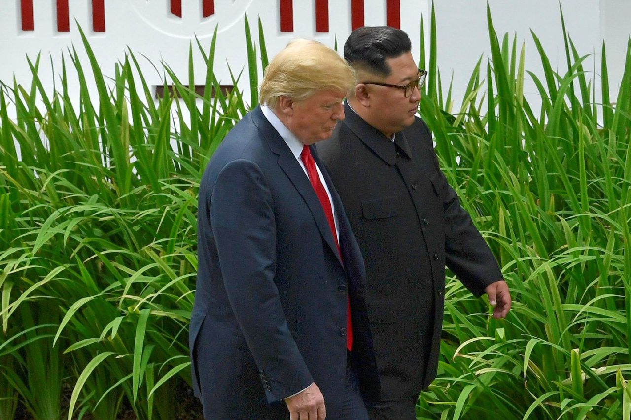 De Amerikaanse president Trump en de Noord-Koreaanse leider Kim Jong Un tijdens de top in Singapore in juni.
