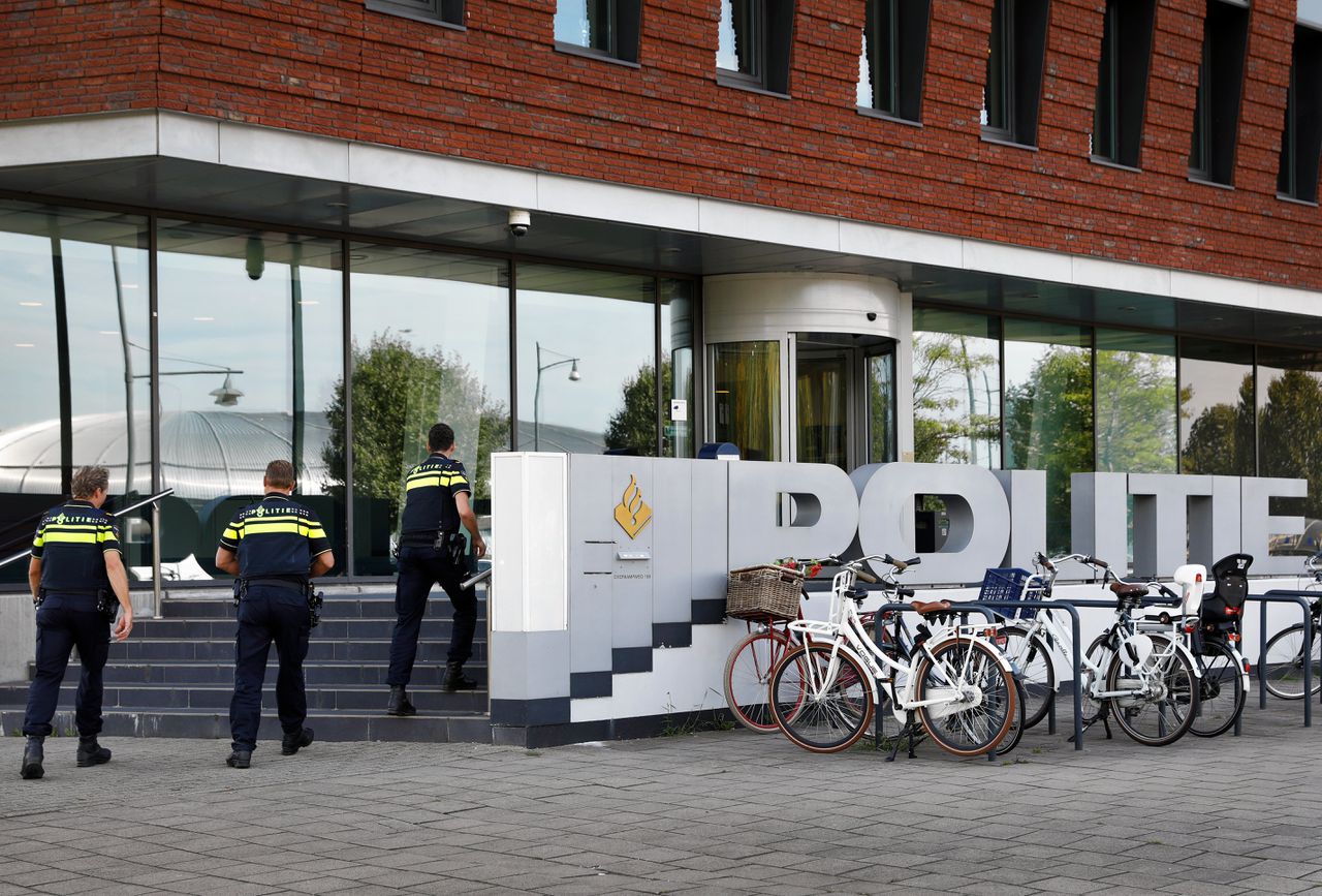 Het politiebureau in Dordrecht. De Nederlandse politie werkt met Citrix, maar heeft besloten de servers niet uit te schakelen.