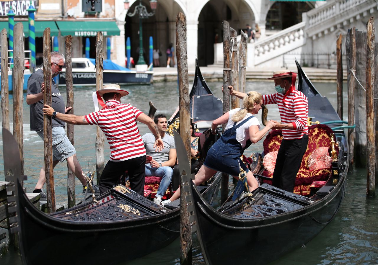 Gondels in Venetië.