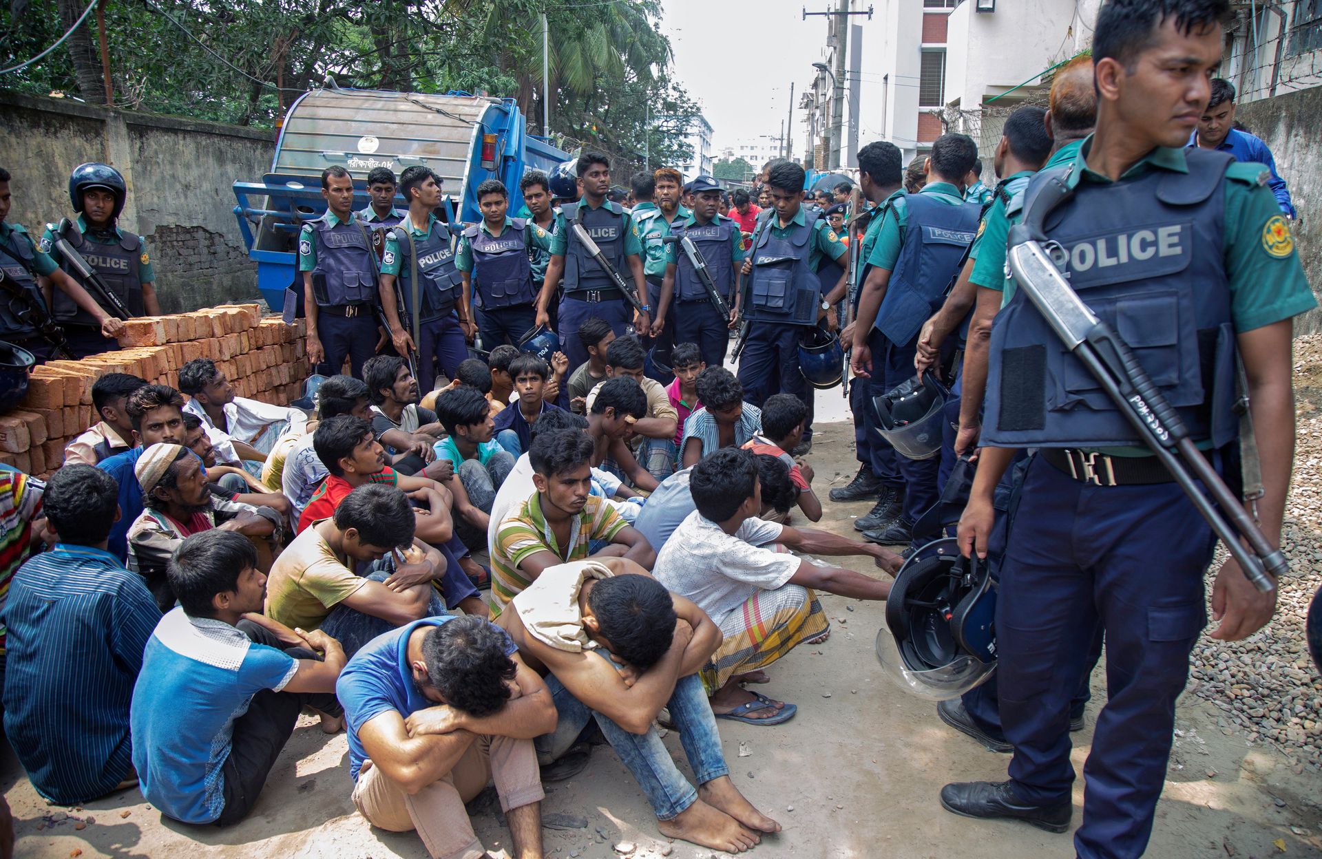 web-2805buibangladeshdrugs.jpg.jpg
