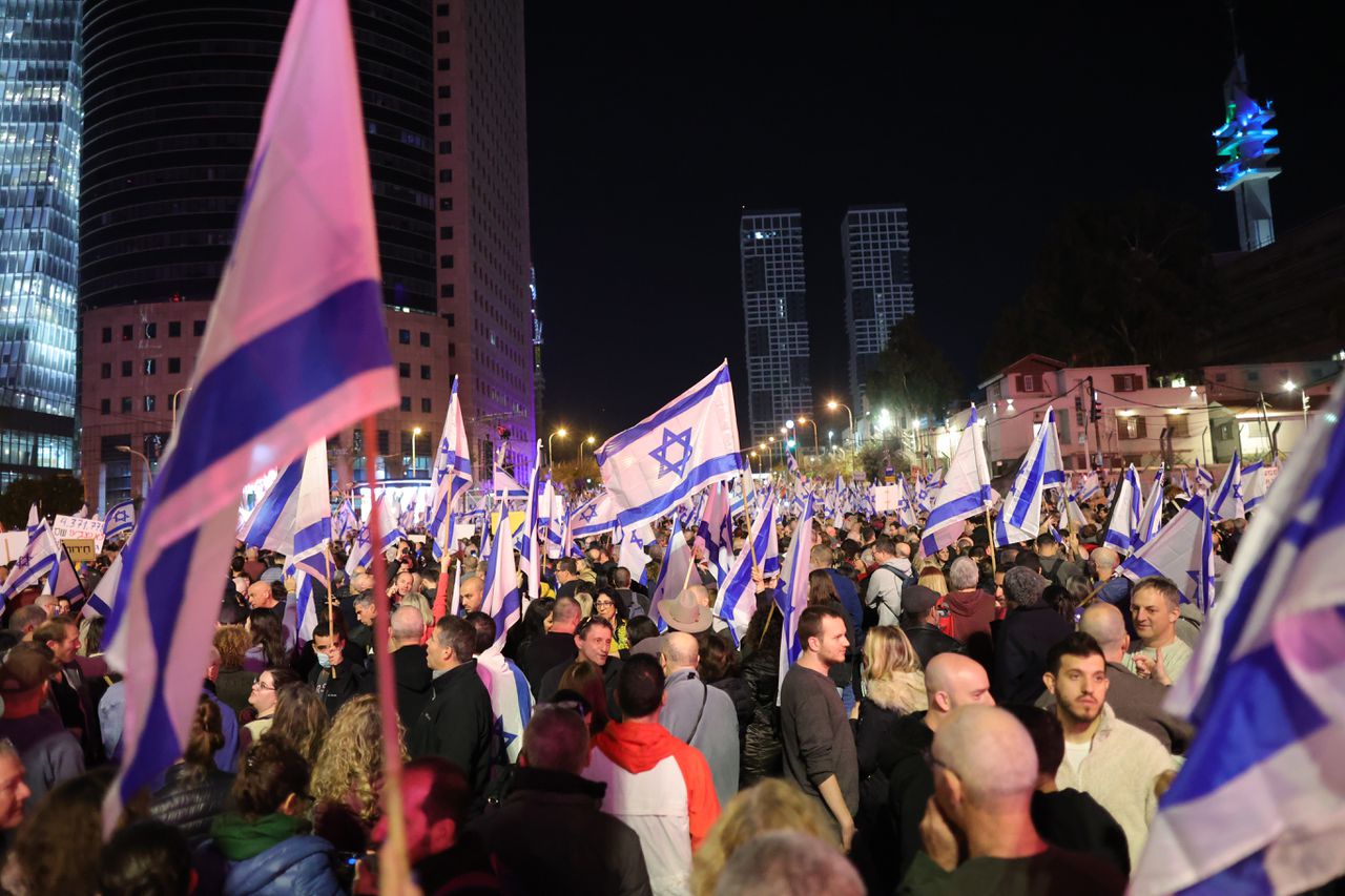 Massaal protest in Israël tegen uiterst rechtse regering 