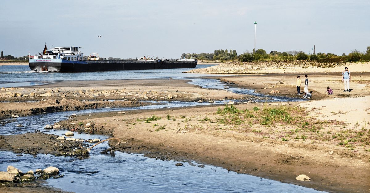 Peil van de Rijn bereikt nieuwe dieptepunt