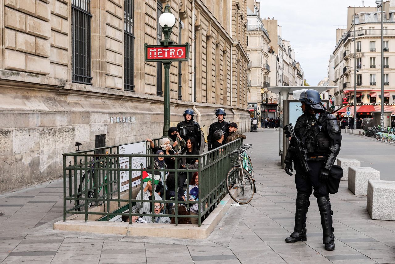 Frankrijk leeft onder hoogspanning en minister Darmanin stookt het vuurtje verder op 