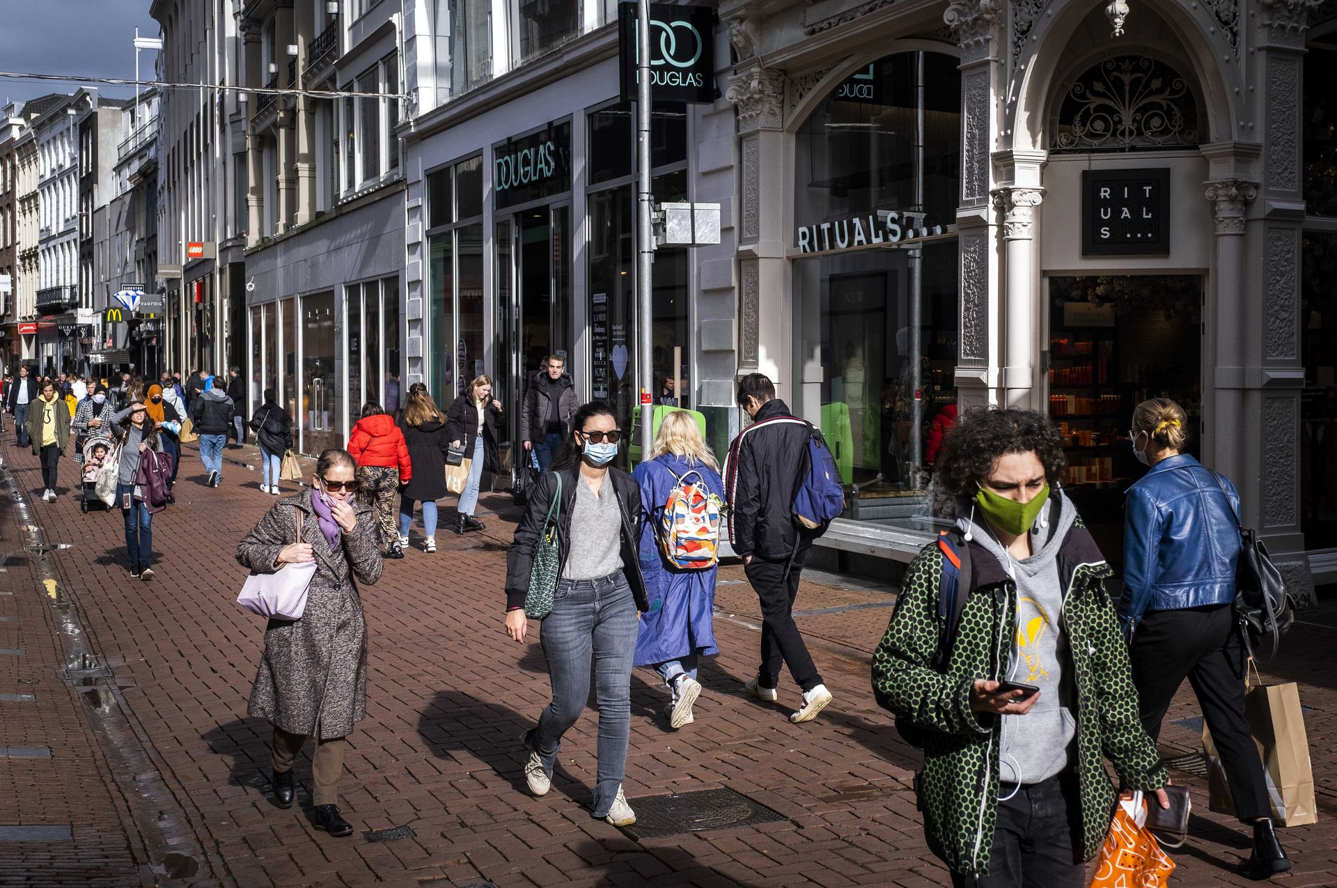 Red Team Pleit Voor Harde Lockdown Van Twee Weken Nrc