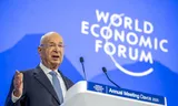 Klaus Schwab was only too happy to be between the powerful of the earth. His long career has now come to an abrupt end