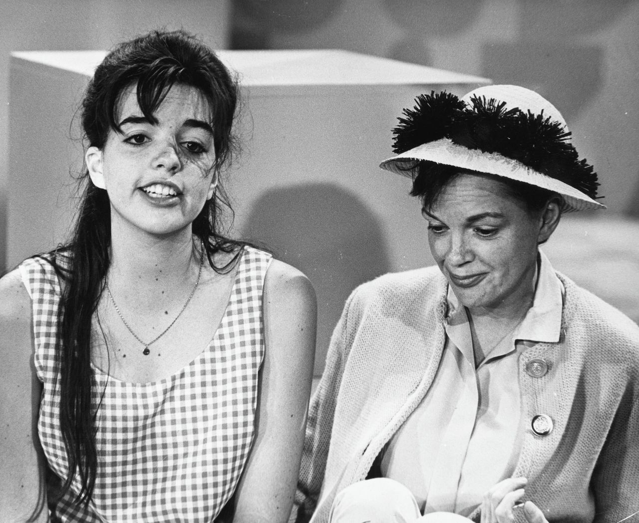 Affaires en overspel, chaotische nachten en driftbuien – in haar memoires verontschuldigt Liza Minnelli zich voor de chaos die ze aanrichtte 