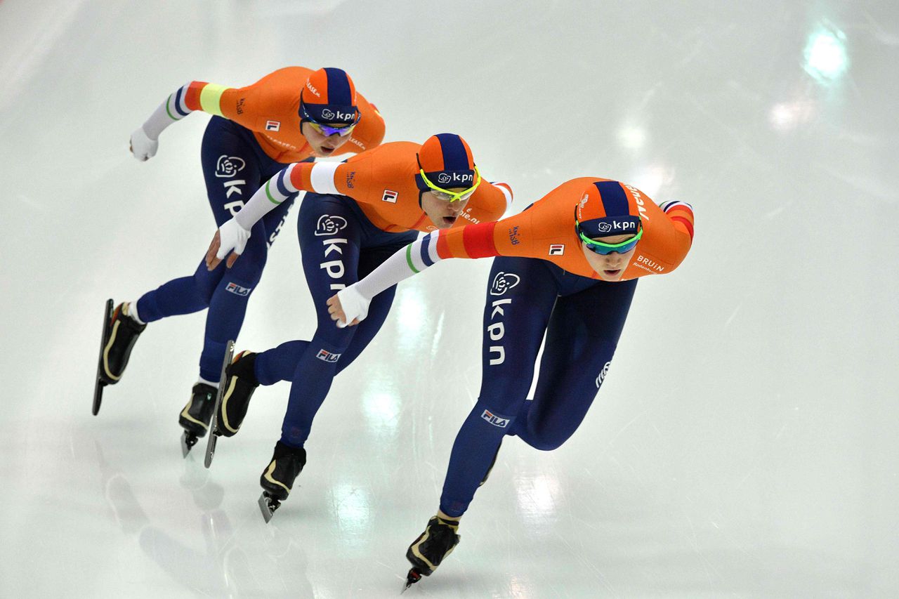 Vrouwen en mannen pakken goud bij achtervolging op EK-schaatsen 