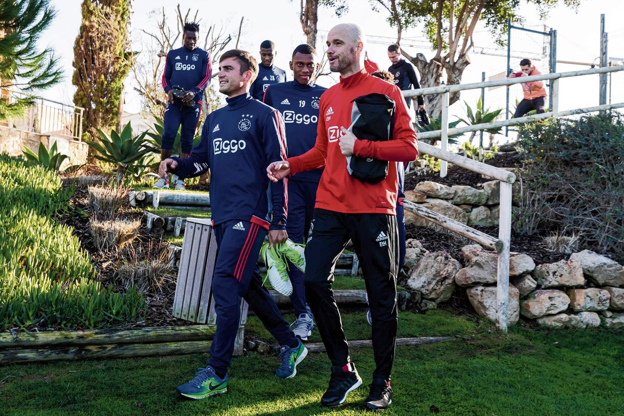 Trainer Erik ten Hag is met zijn nieuwe club Ajax voor een zesdaags trainingskamp in de Portugese Algarve.
