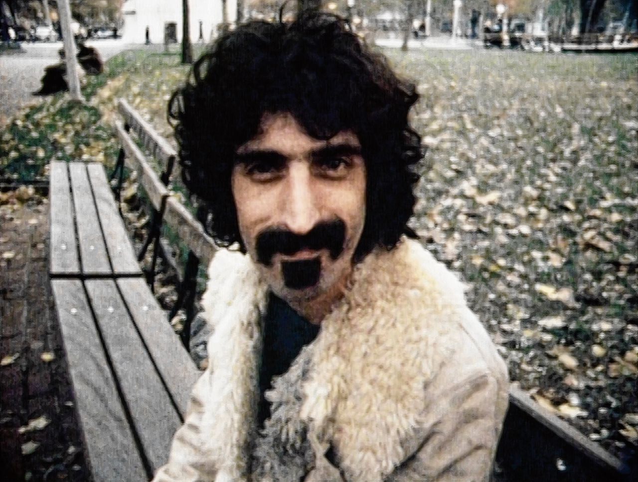 Weduwe Gail Zappa gaf filmmaker Alex Winter toegang tot het archief van haar man, muzikant Frank Zappa.