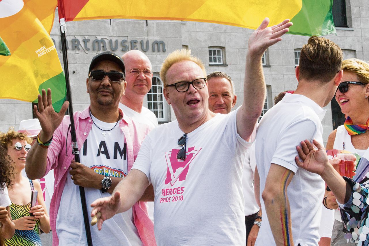 Frits Huffnagel tijdens de botenparade van Pride 2018