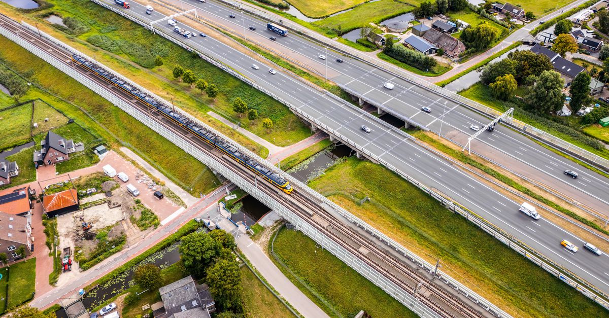 In 2028 rijden drie maanden geen HSL-treinen tussen Schiphol en Rotterdam. Een nieuwe episode in de soap, waarvan er nog vele zullen volgen