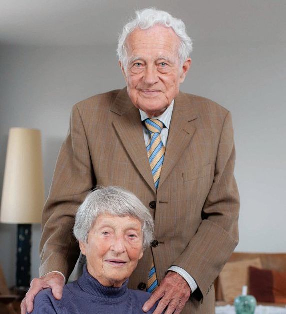 ‘Hij kreeg een bonte verzameling aan oud-leerlingen, van Kees van Kooten tot „de prinsjes”‘