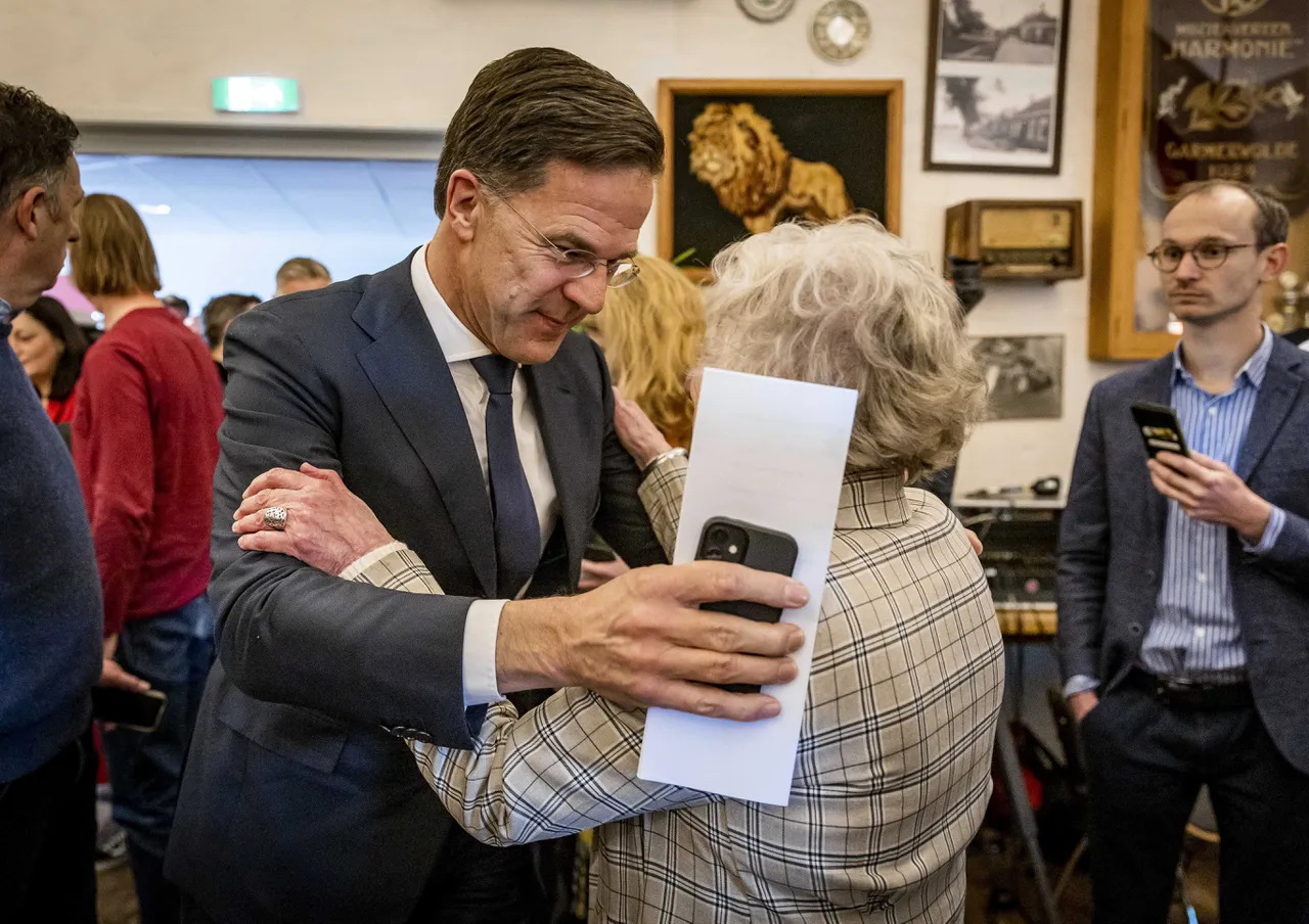 Sorry, zegt Rutte. Maar het kabinet stelt veel minder geld beschikbaar ...