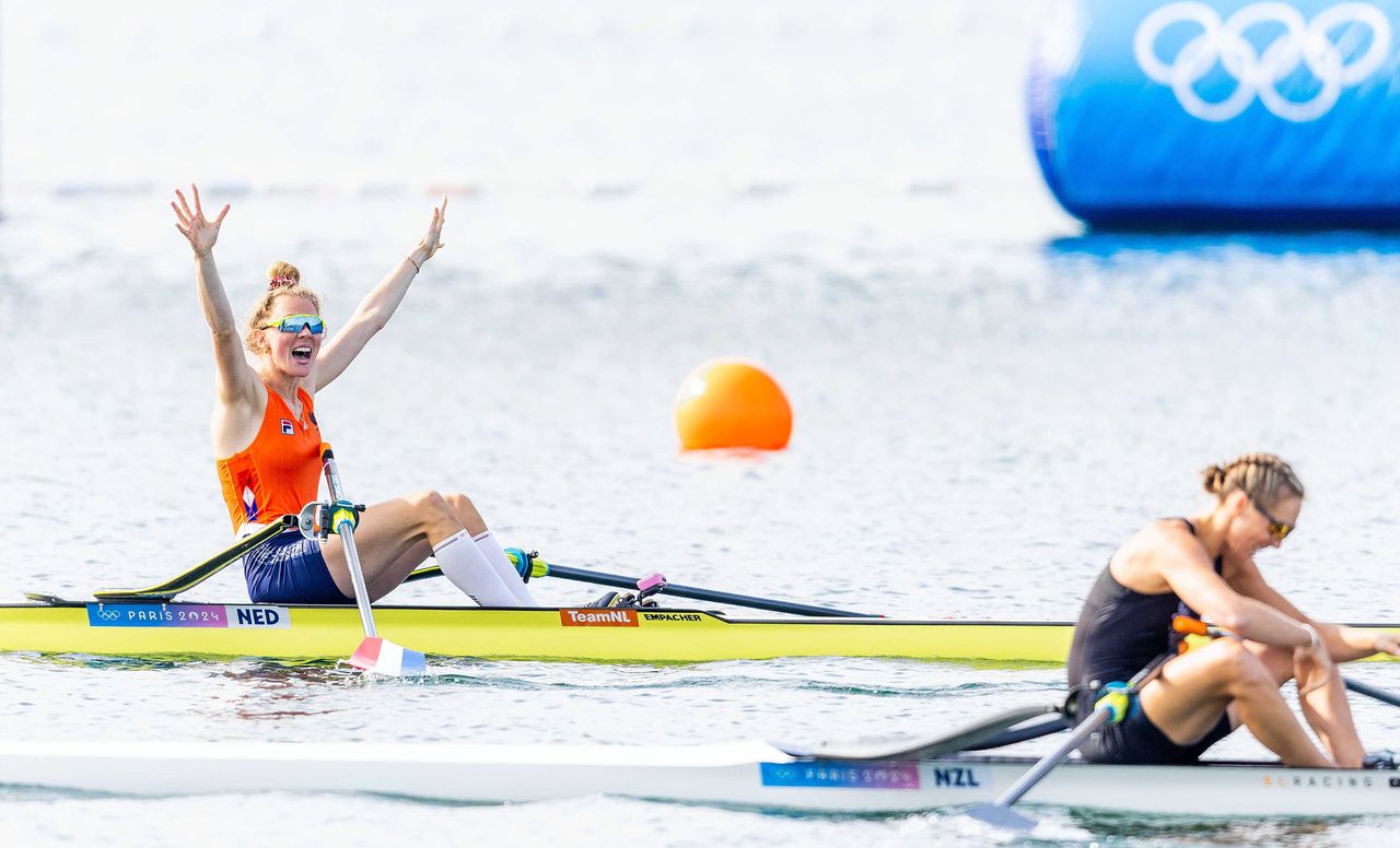 Karolien Florijn maakt in de skiff het roeisucces op de Spelen compleet. ‘Ik heb goud en ben de eerste Nederlandse die dat gelukt is’ 