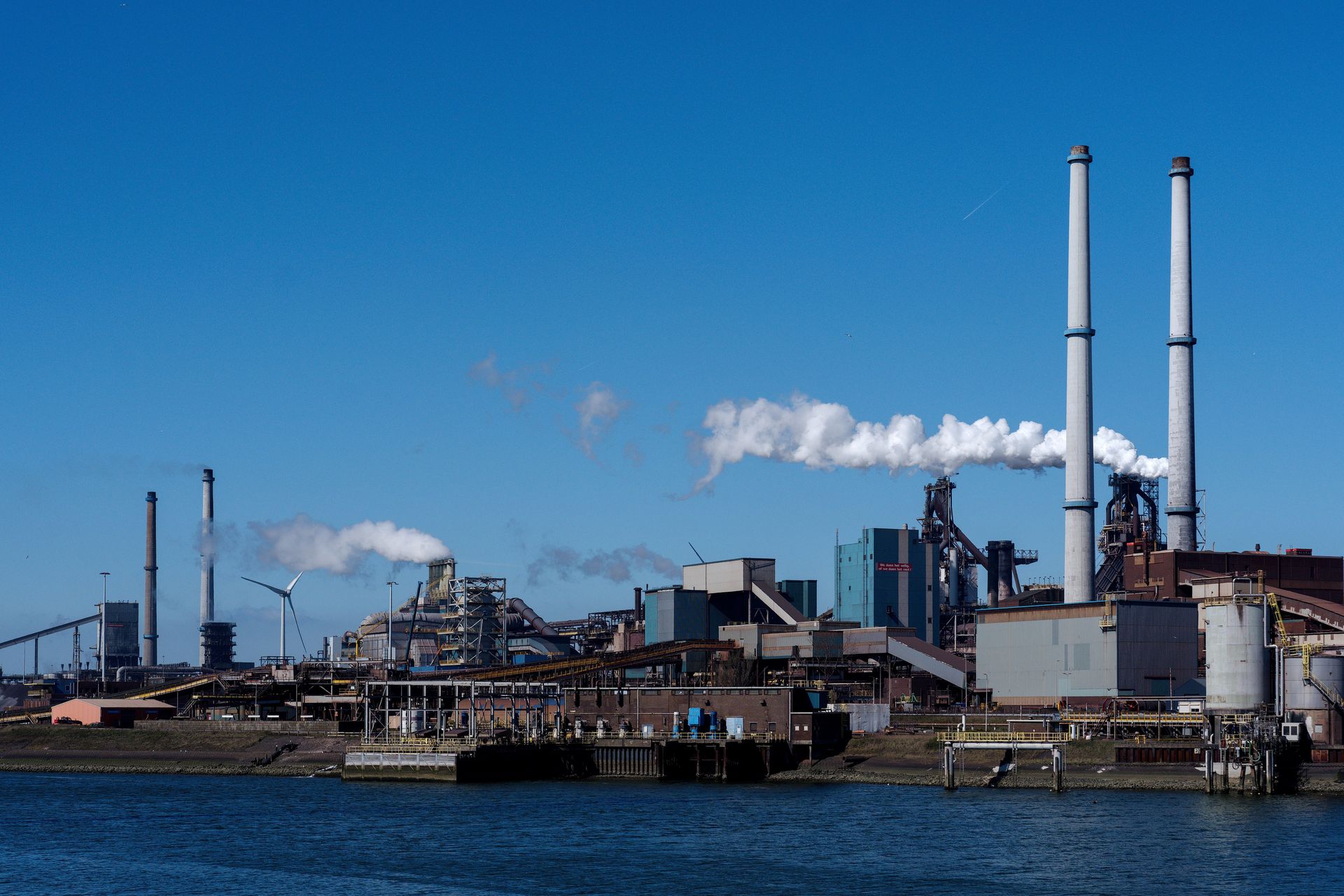 Na jaren van verliezen maakt Tata Steel in IJmuiden weer winst - NRC