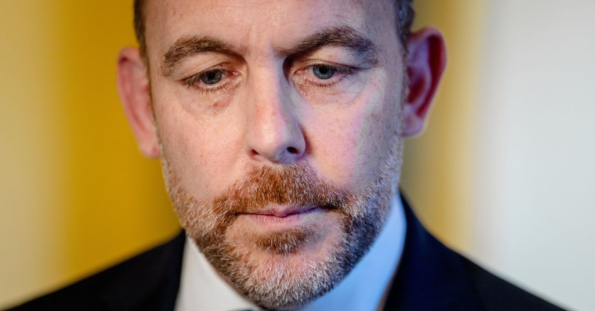 In de EU heeft asielminister Bart van den Brink vrienden, maar op wie kan hij rekenen in Den Haag?