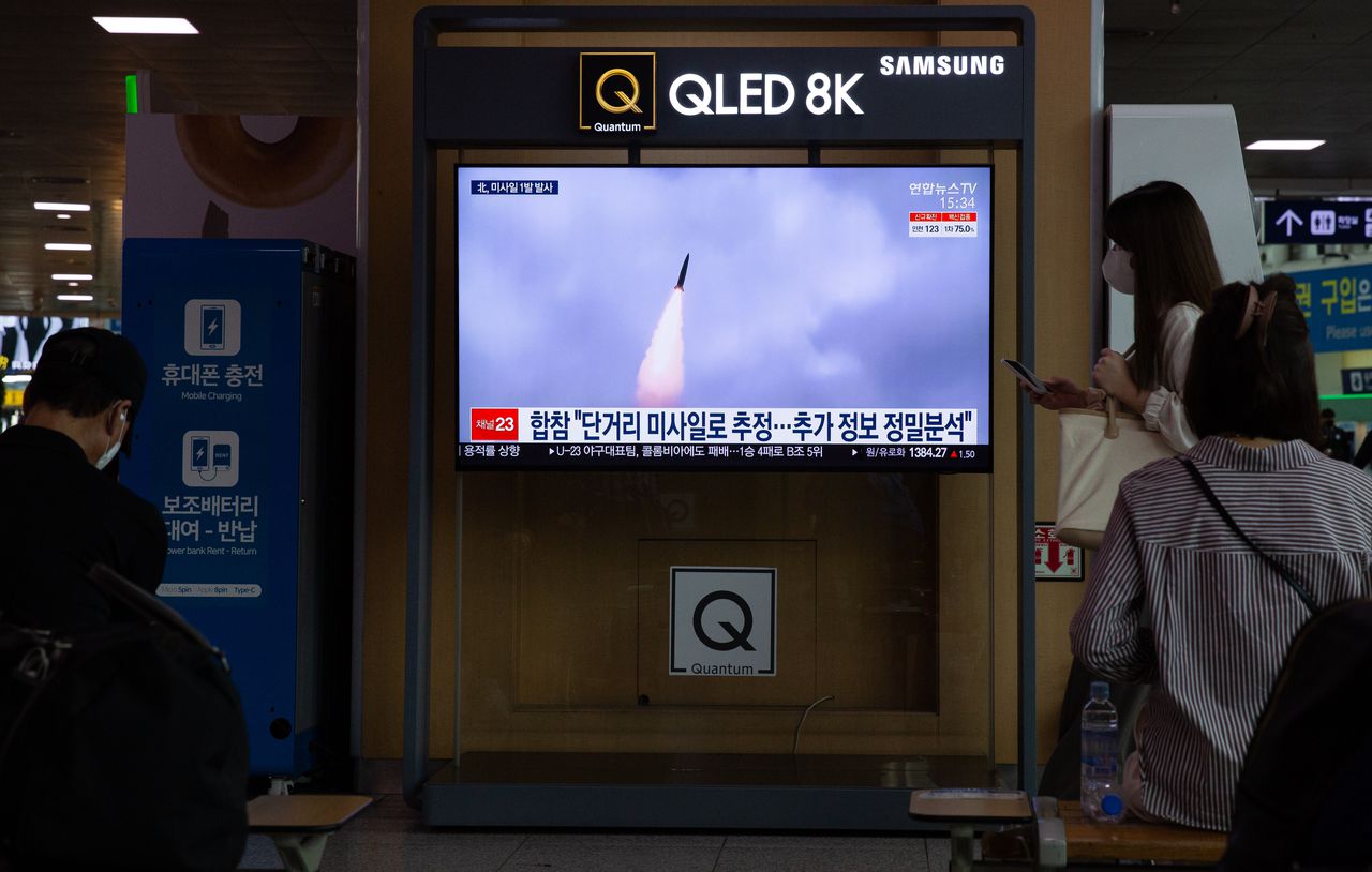 Een Zuid-Koreaanse nieuwsuitzending over de rakettesten van buurland Noord-Korea.