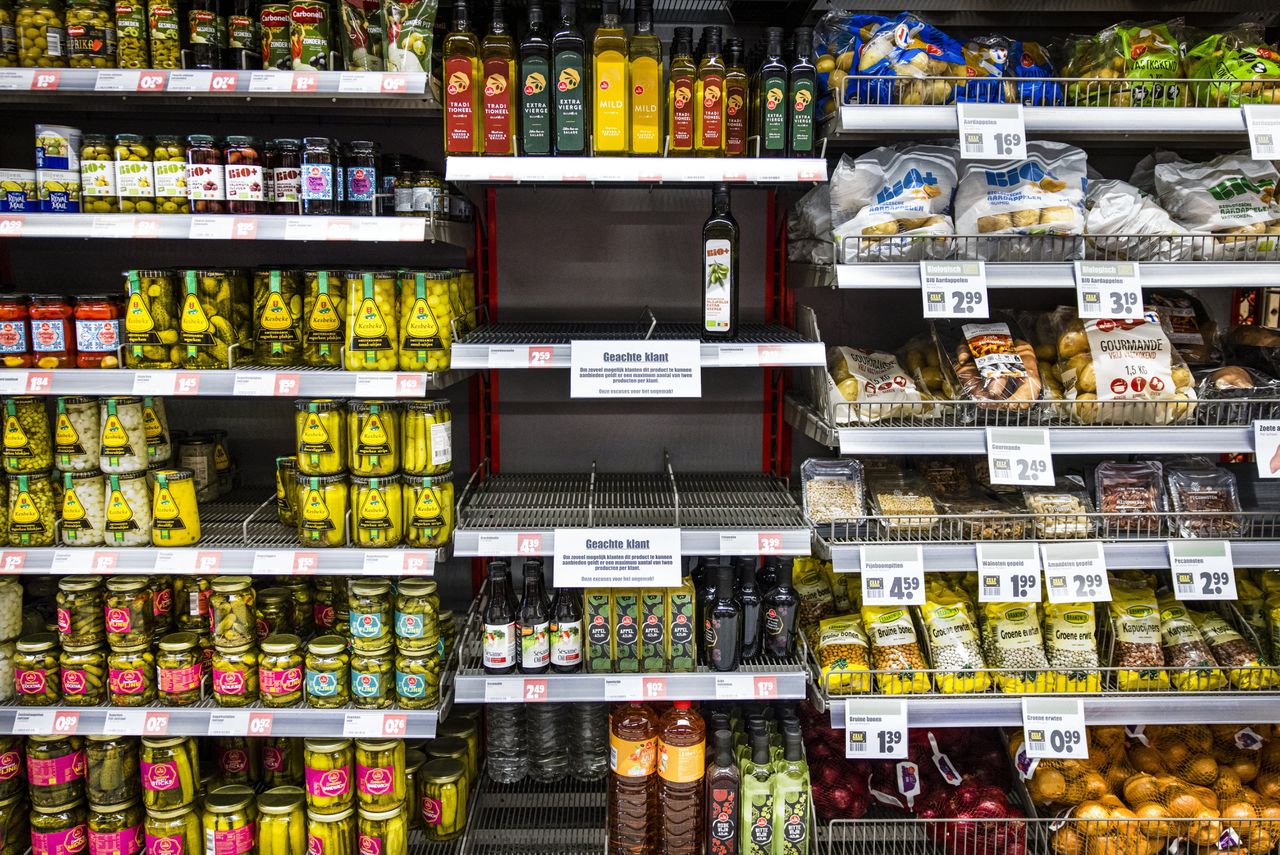 Prijzen van olijfolie en zonnebloemolie stijgen door schaarste vanwege de oorlog in Oekraïne.