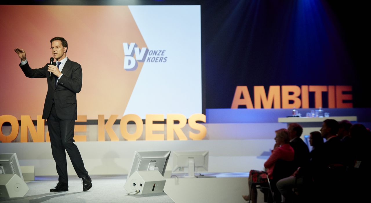 Premier Mark Rutte houdt een toespraak tijdens het VVD voorjaarscongres.
