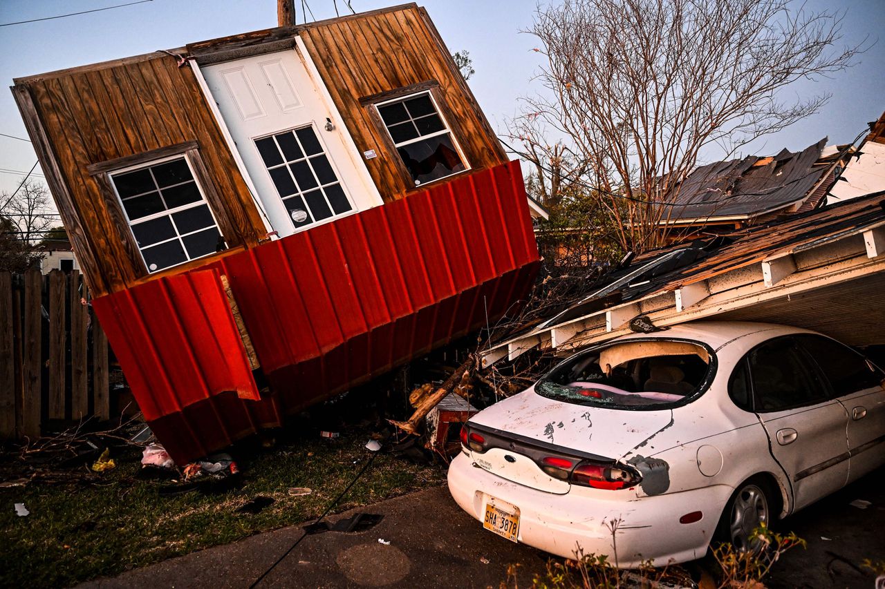De plaats Rolling Fork in Mississippi is zwaar getroffen door de tornado die vrijdagavond over de staat raasde. Minstens 26 mensen kwamen daarbij om het leven.
