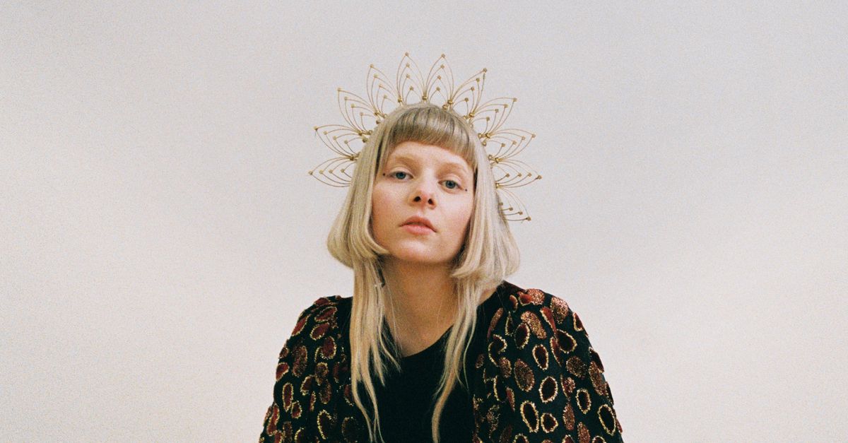 Som norsk skognymfe ønsker sangerinnen Aurora også å «slå hatet» i lavlandet