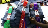 Jeans of Levi's in a factory in Nairobi. The first package of countermeasures of the European Union focused on products such as jeans and bourbon. Photo Andrew Kasuku/AP 