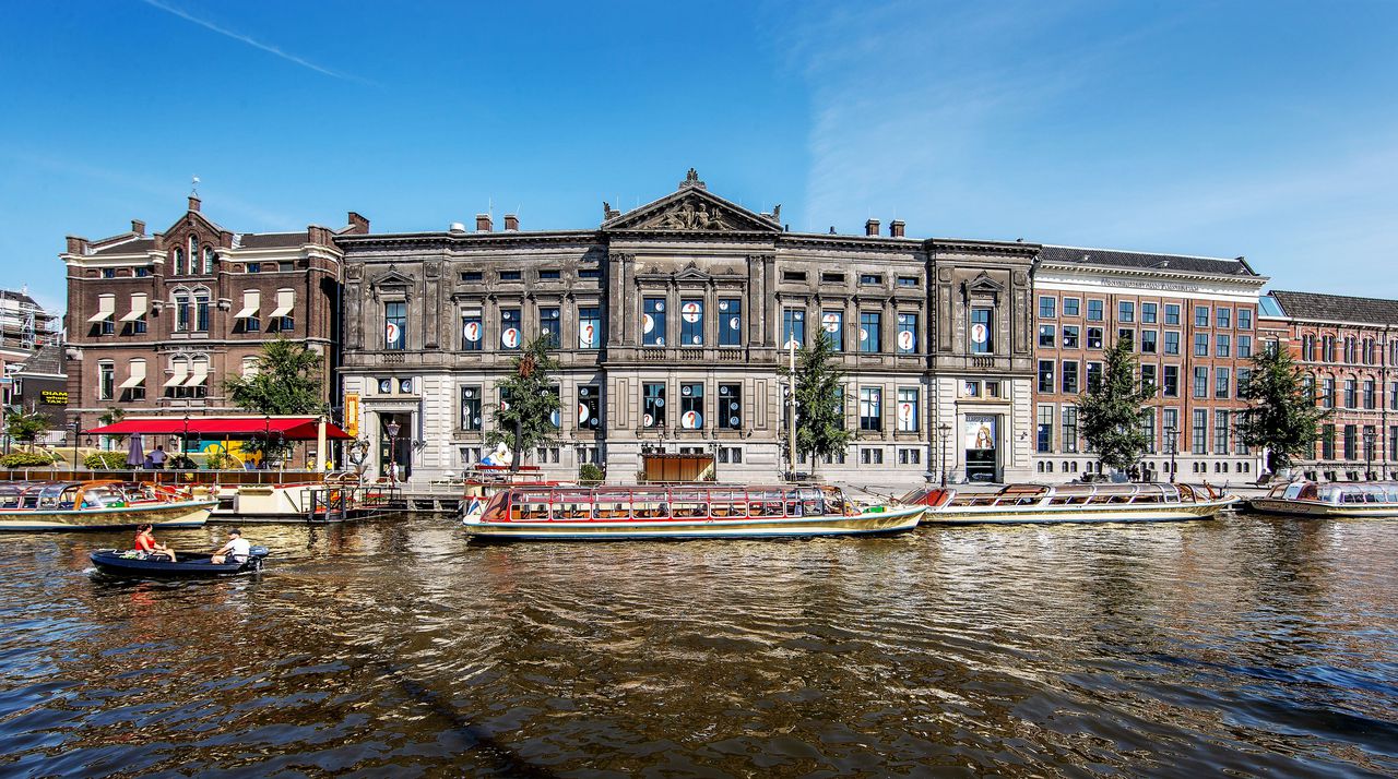 Het Allard Pierson museum in Amsterdam besloot de geleende kunst onder zich te houden tot duidelijk werd wie de eigenaar is.