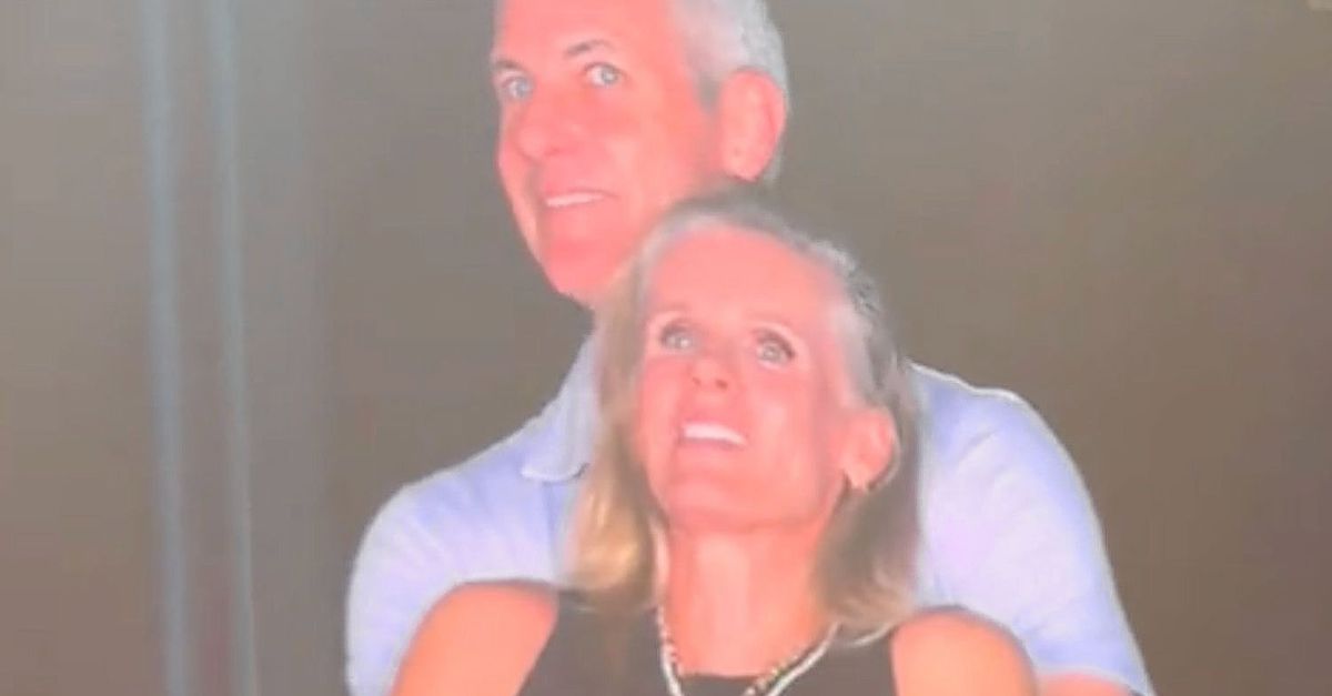 Kristin Cabot lag al in scheiding voor de kiss cam bij Coldplay op haar gericht werd, toch werd zij afgeschilderd als slet, huwelijksbreker en gold digger