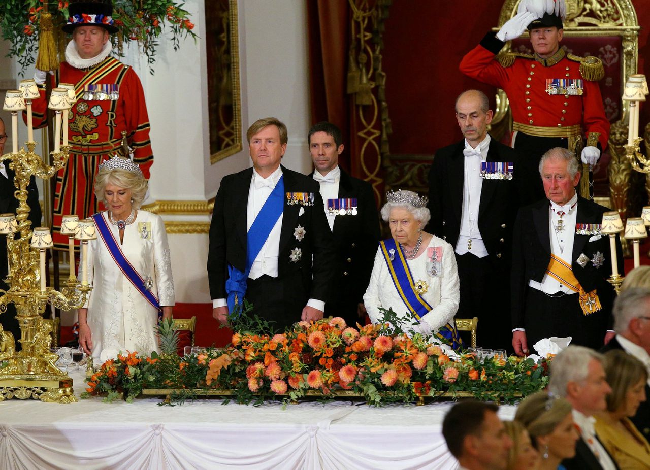 Koning Willem-Alexander ridder in hoogste orde van koningin Elizabeth 