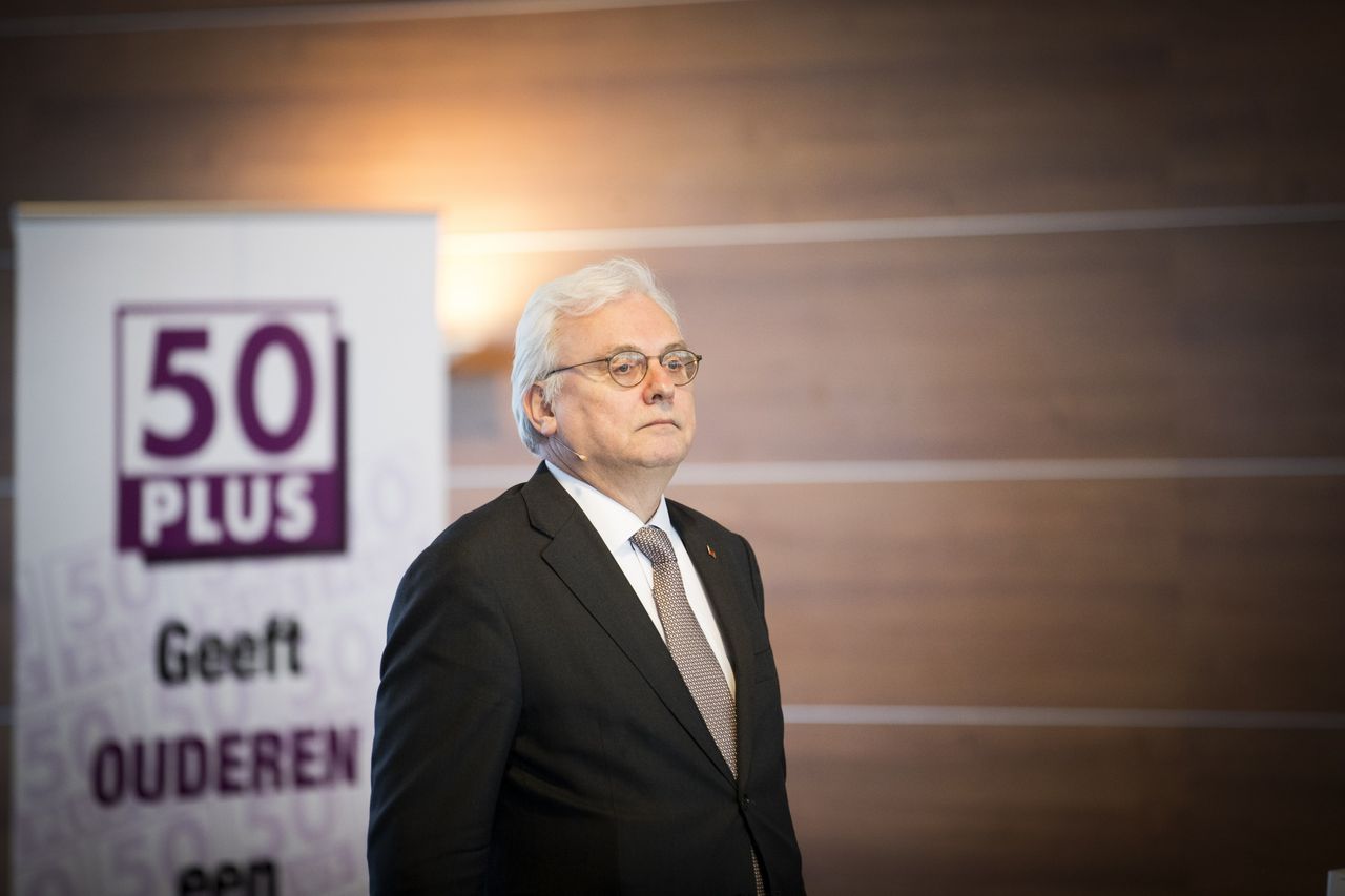 Partijvoorzitter Jan Zoetelief tijdens de Algemene Vergadering van 50Plus in november.