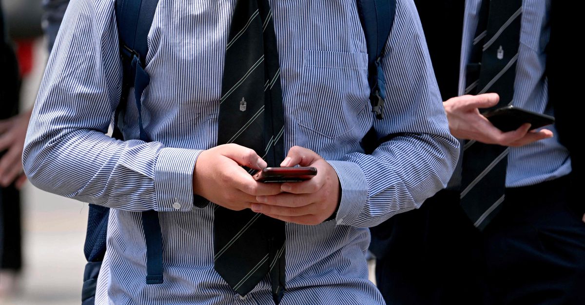世界初：オーストラリアは16歳までの子供のソーシャルメディアを禁止、専門家は疑問を抱いている