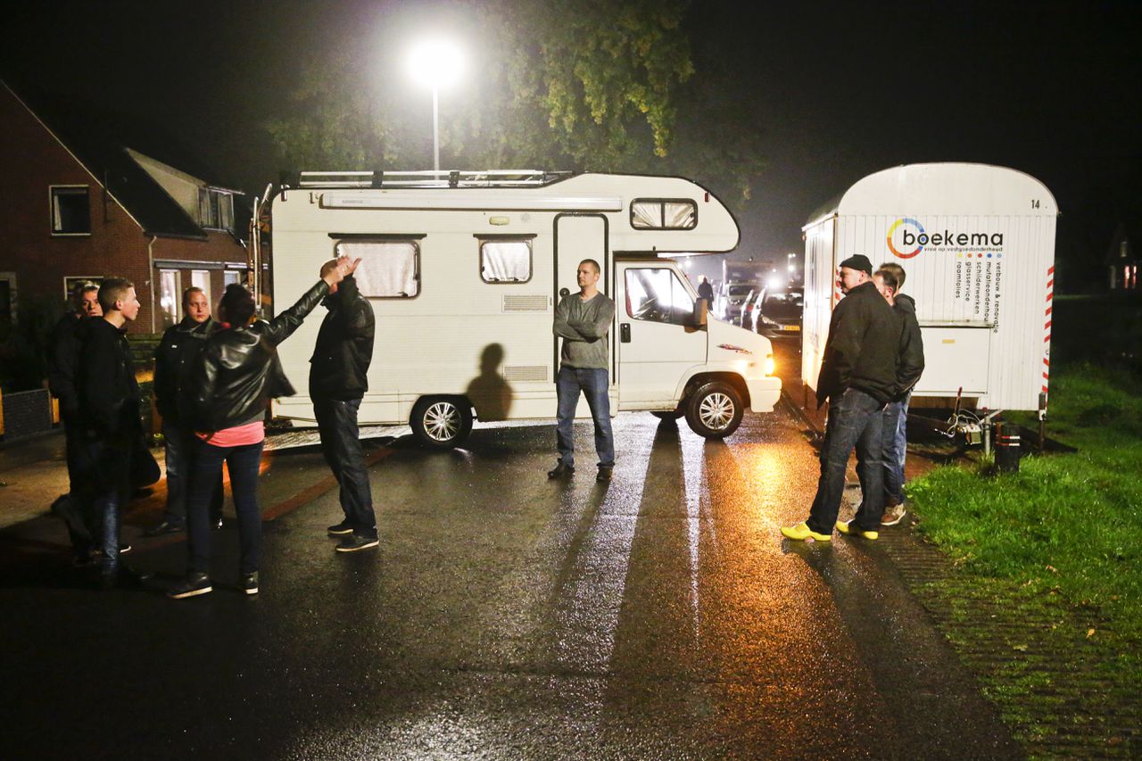 Afgelopen juni blokkeerden bewoners de weg naar het vakantiepark in Oranje waar asielzoekers worden opgevangen.
