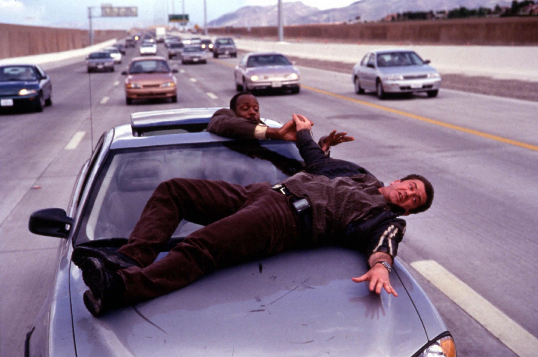 Freetp lethal. Смертельное оружие 4 фильм 1998. Смертельное оружие 4 (1998). Смертельное оружие 4 Lethal Weapon 4 (1998). Мэл Гибсон смертельное оружие 4.