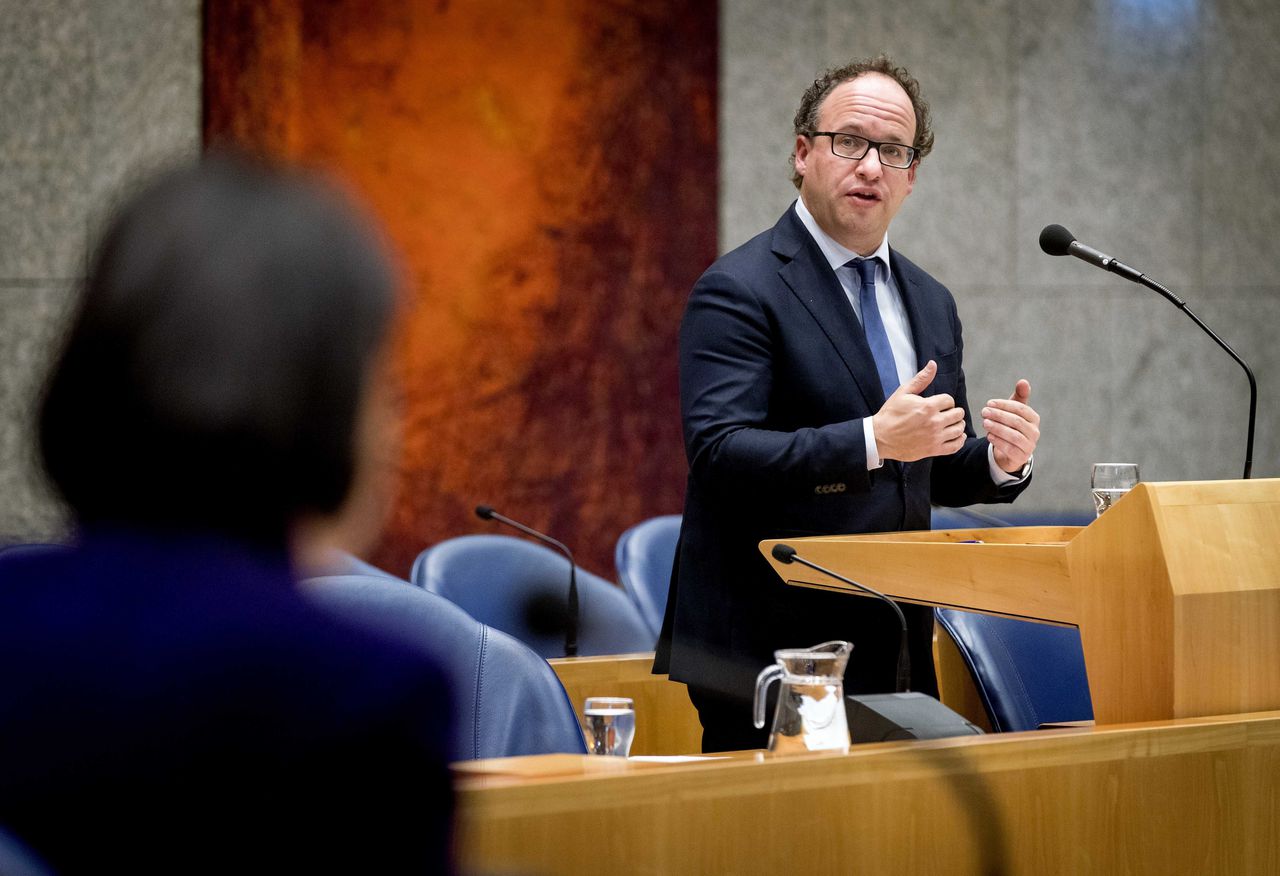 Wouter Koolmees, minister van Sociale Zaken en Werkgelegenheid tijdens het wekelijks vragenuur in de Tweede Kamer.