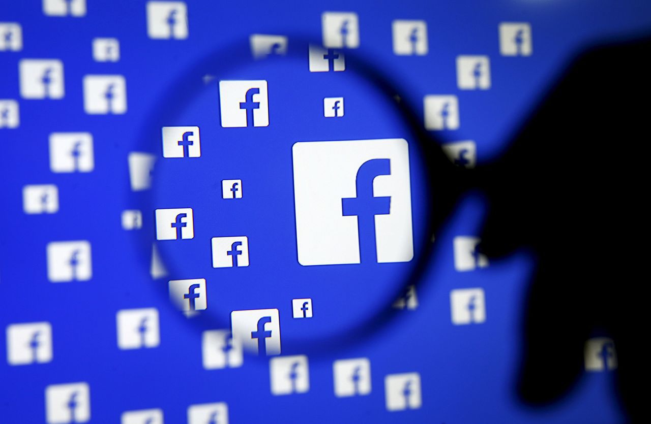 Gebruikers Facebook worden geattendeerd op nepnieuws 
