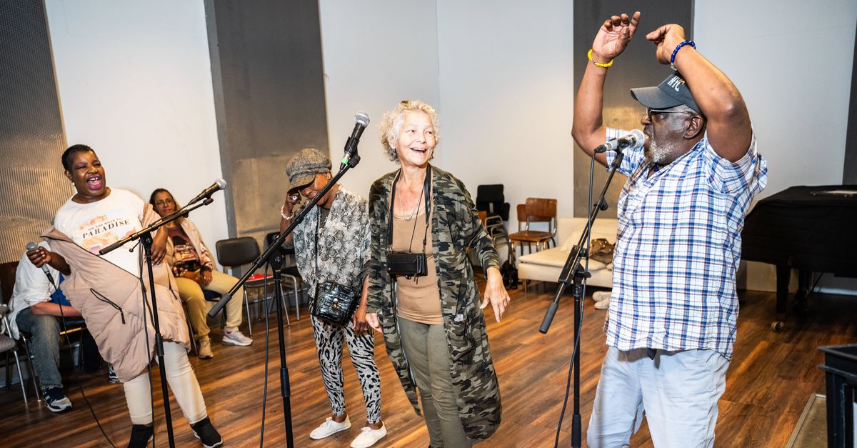 In Paradiso treden musici met „maatschappelijke kwetsbaarheden” op: ‘Met de band laat ik mezelf weer zien aan de wereld’