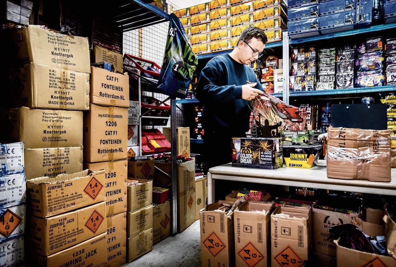 Er Is Corona Dus Dan Maar Even Geen Vuurwerk Nrc