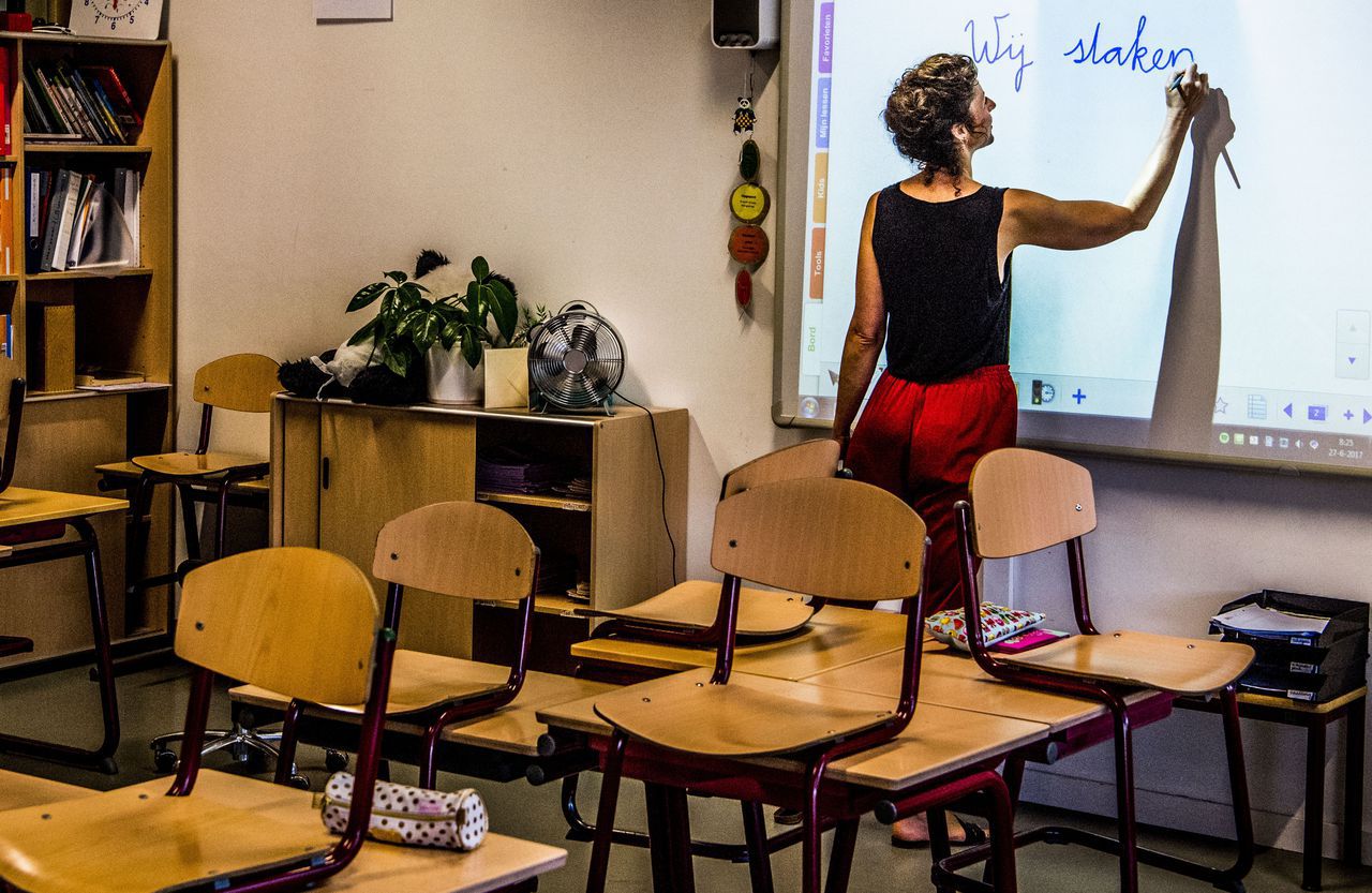 Amsterdam lokt leraren met reisvergoeding 