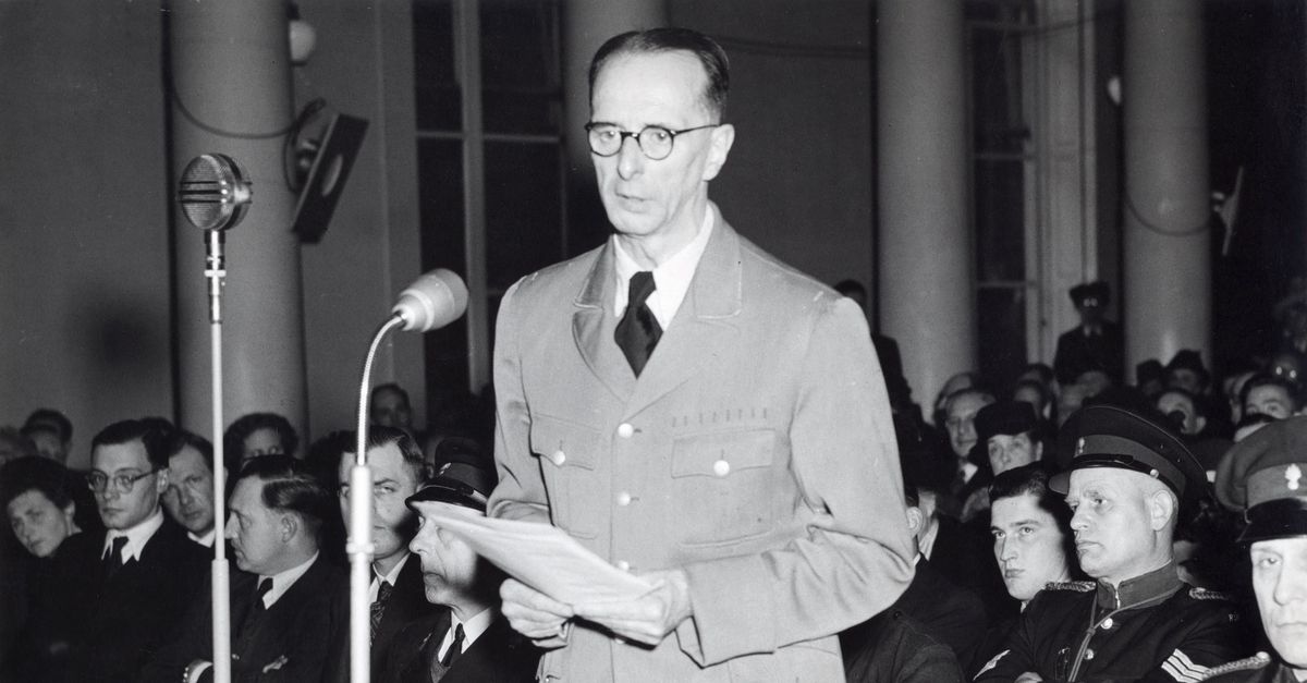Brieven van een oorlogsmisdadiger ontdekt: SS-baas Rauter zag zichzelf ...