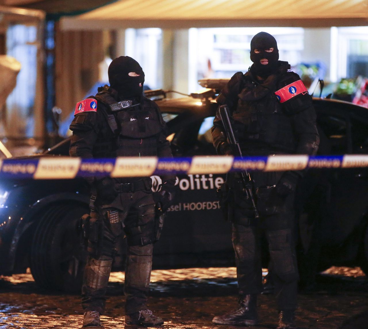 Belgische agenten tijdens een operatie in Molenbeek vorige maand.