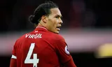 Virgil van Dijk met Liverpool in actie tegen Burnley.