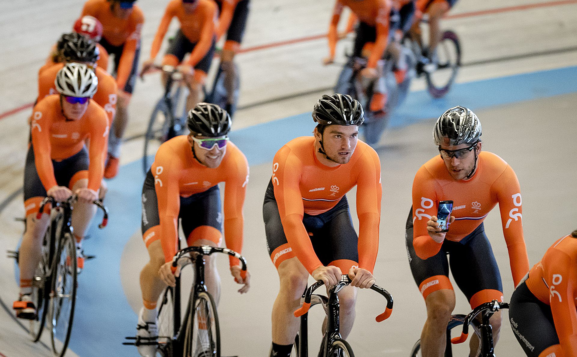 Teamsprinters winnen zilver op WK baanwielrennen NRC