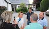 Een groep boeren kwam vrijdagavond met  tractor naar het huis van minister Christianne van der Wal (Natuur en Stikstof, VVD). Ze demonstreerden tegen de stikstofplannen die vrijdag bekend werden.