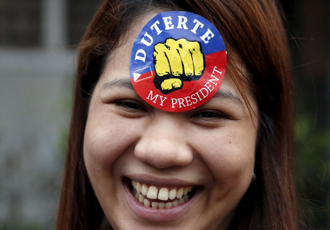 Duterte belooft miljoenen (arme) vrouwen gratis pil 