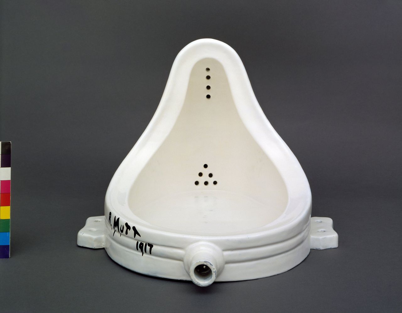 Een door Duchamp geauthoriseerde replica van Fountain
