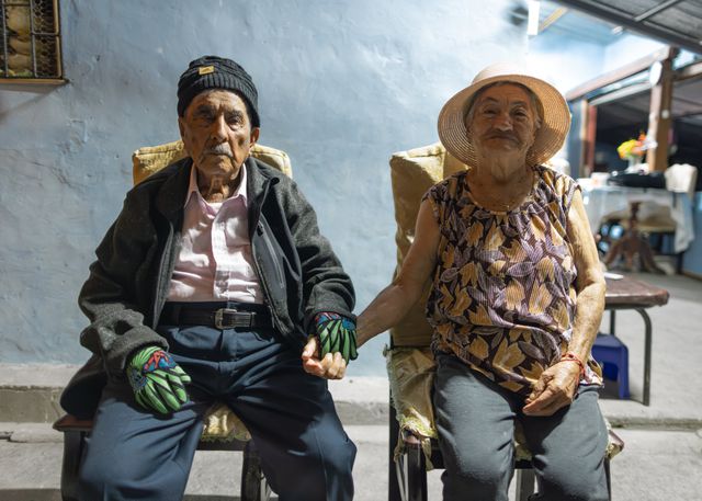 Hipólito Castillo en zijn vrouw Carmen Ortega  in  hun huis  Vilcabamba. 