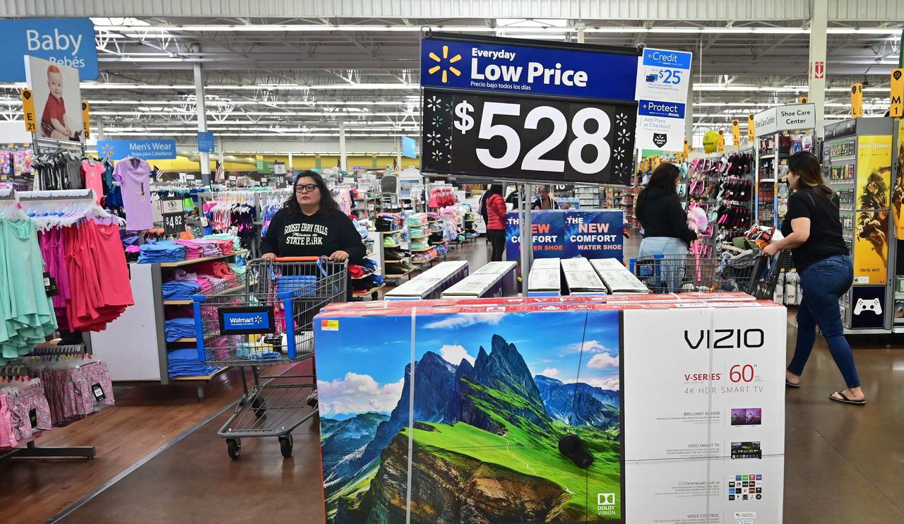 Een winkel van Walmart in Californië. Door de verwevenheid van de wereldwijde productieketens kan het handelsconflict ook Europese toeleveranciers schade toebrengen.